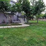 Seaside House For 8 Close To Olympia & The Villa *