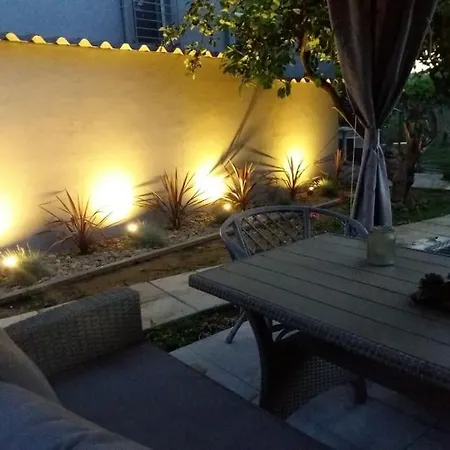 Seaside House For 8 Close To Olympia & The *