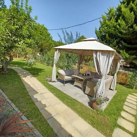 Villa Seaside House For 8 Close To Olympia & The