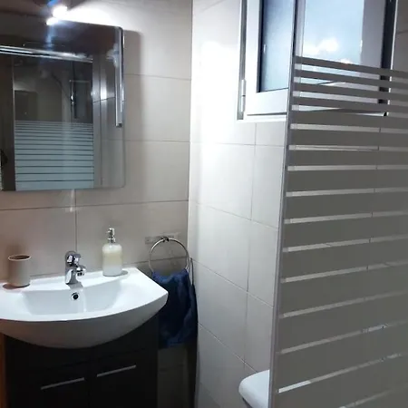 Seaside House For 8 Close To Olympia & The וילה