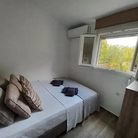 Villa Seaside House For 8 Close To Olympia & The