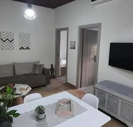 Seaside House For 8 Close To Olympia & The *