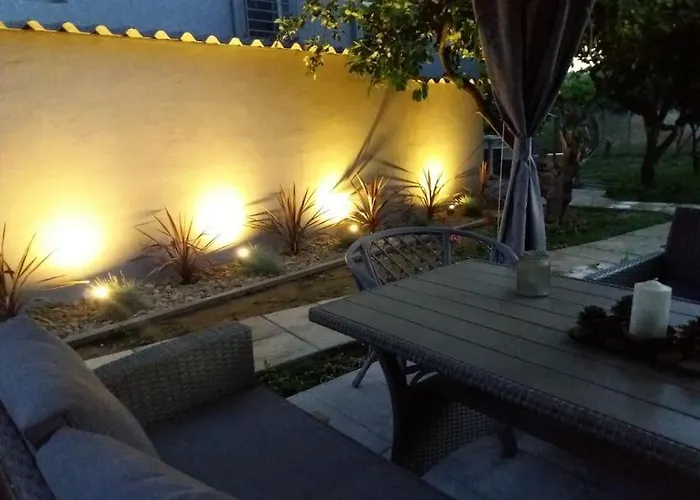 Seaside House For 8 Close To Olympia & The *