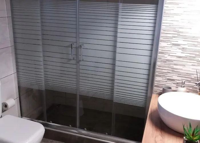 Seaside House For 8 Close To Olympia & The