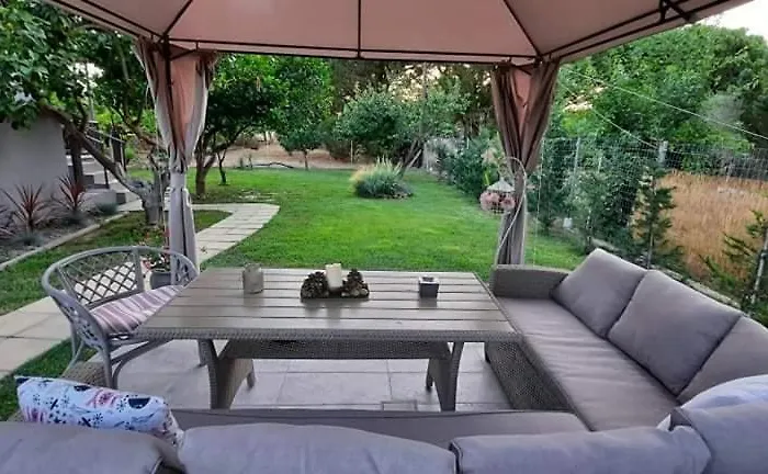 Seaside House For 8 Close To Olympia & The Levendokhórion