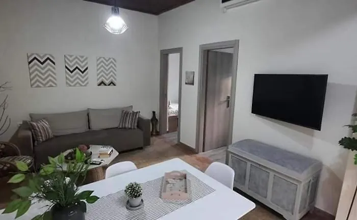 Seaside House For 8 Close To Olympia & The *