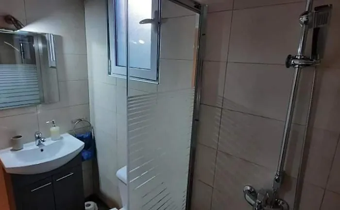 Seaside House For 8 Close To Olympia & The *