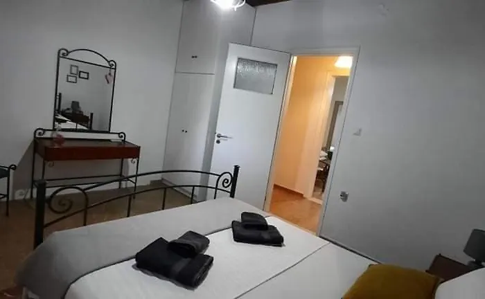 Seaside House For 8 Close To Olympia & The